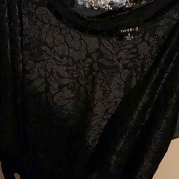 Plus size tank top - Picture 3 of 3